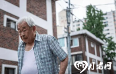 大爺二婚離婚分走了房子